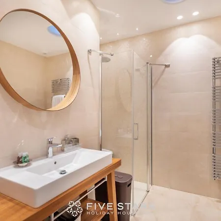 Artemys - Five Stars House Apartment