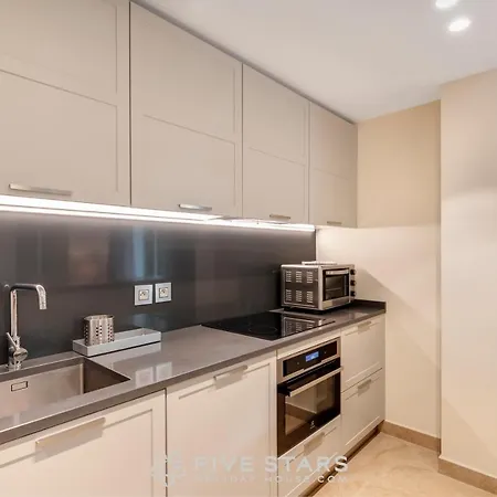 Artemys - Five Stars House