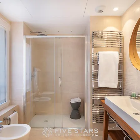 Artemys - Five Stars House *